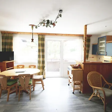 Kapruner Tal- 10-1 Bedroom شقة *