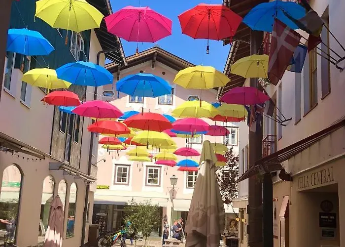 Kapruner Tal- 10-1 Bedroom شقة *